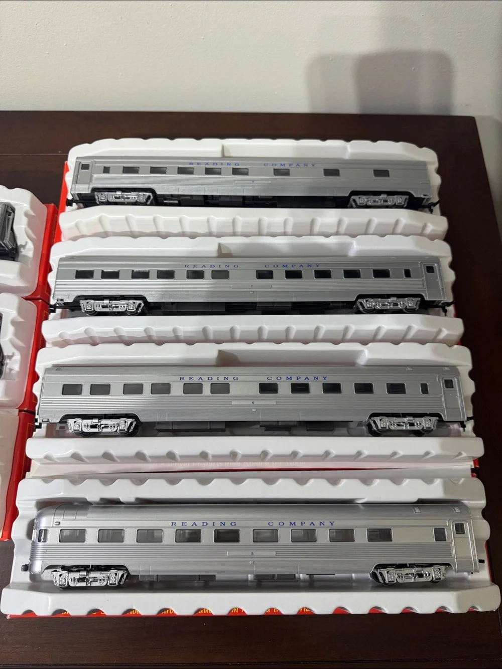 IHC Reading Company 1930’s HO Scale 7 Piece Passenger Car Set (New)